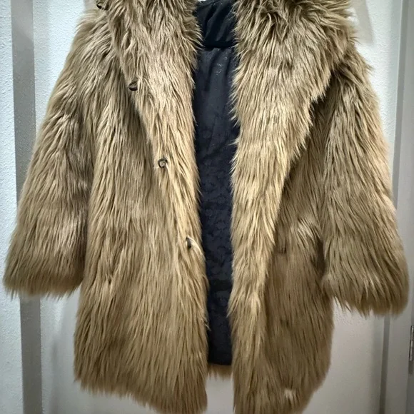 SPIRIT HOODS ASH WOLF CLASSIC FAUX FUR COAT - Picture 6 of 10